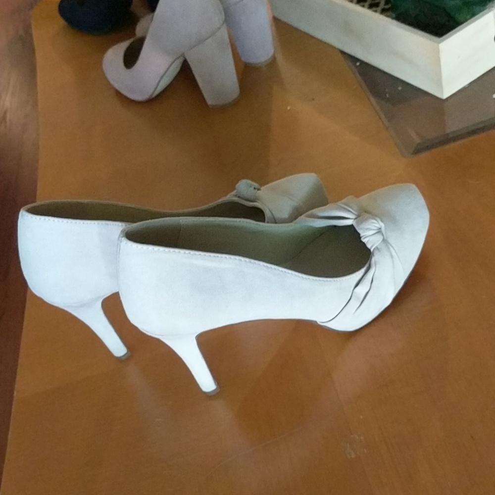 Heels - Picture 4 of 4